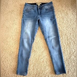 Democracy Women’s AB Technology Skinny Jeans